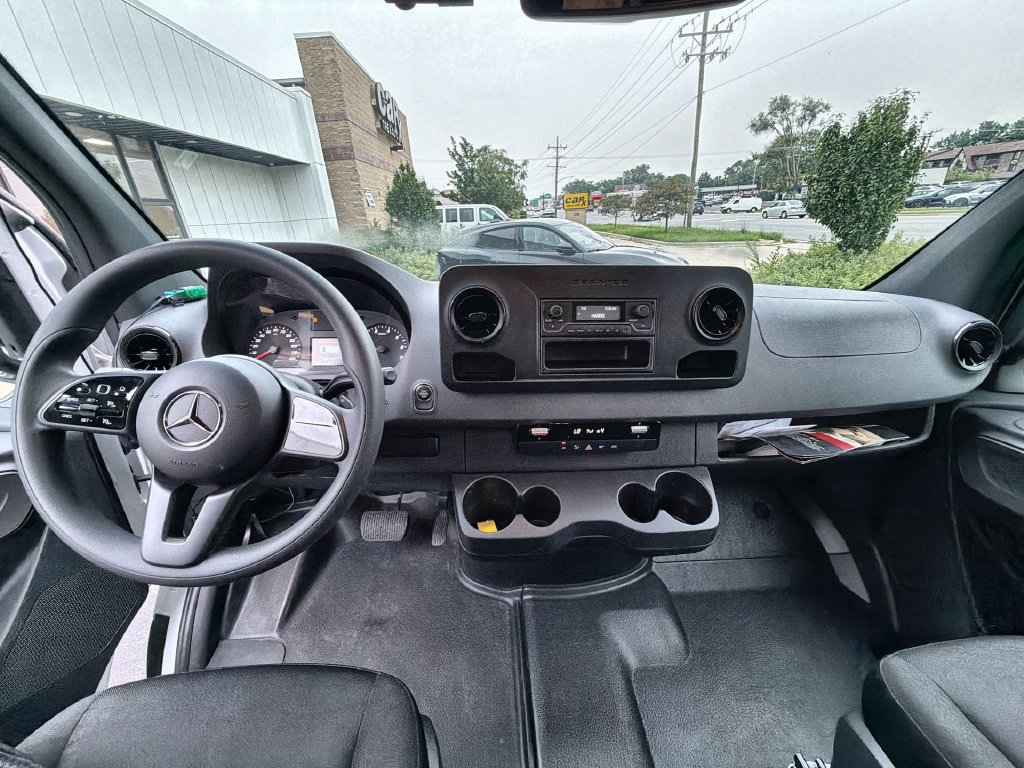 Used 2023 Mercedes-Benz Sprinter 1500 image 10