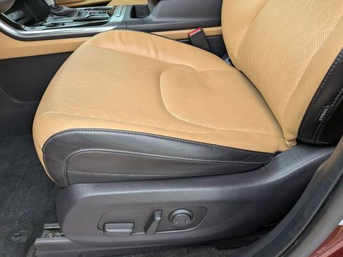 Certified 2024 Kia Carnival EX FWD image 21