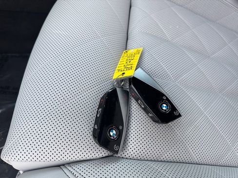 Used 2023 BMW X7 xDrive40i w/ M Sport Package image 38