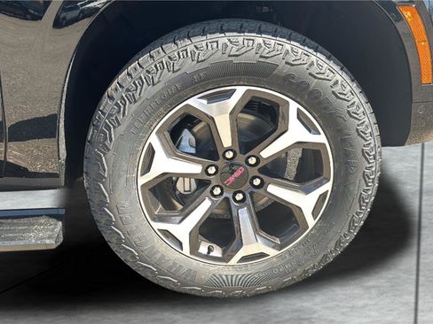 New 2026 GMC Yukon AT4 Ultimate w/ LPO, Floor Liner Package image 28