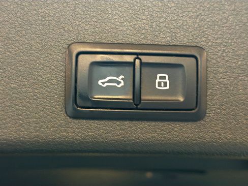 Used 2017 Audi A4 2.0T allroad Premium Plus image 32