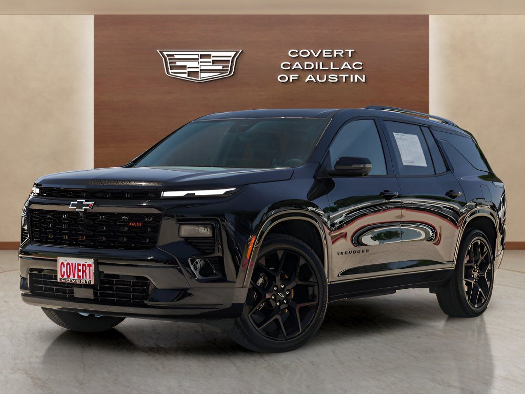 Used 2025 Chevrolet Traverse RS FWD image 1