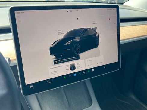 Used 2025 Tesla Model Y Performance AWD/4WD image 16