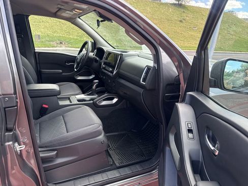 Used 2025 Nissan Frontier SV AWD/4WD image 24