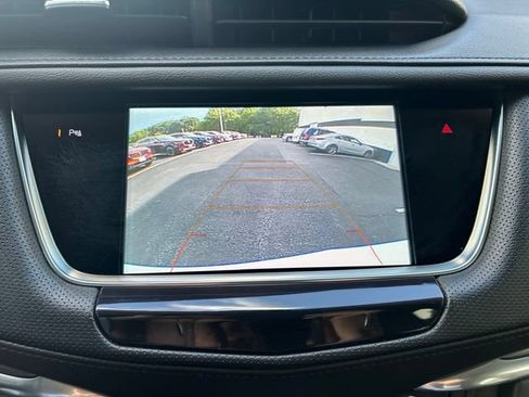 Used 2018 Cadillac XT5 Luxury w/ Driver Awareness Package FWD image 18