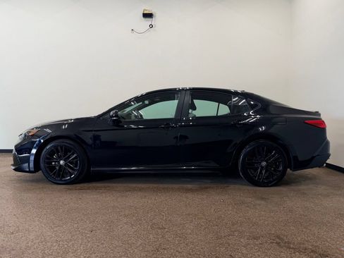 Used 2025 Toyota Camry SE FWD image 2