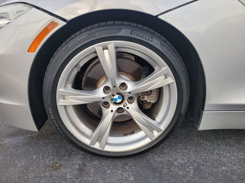 Used 2011 BMW Z4 sDrive30i RWD image 8