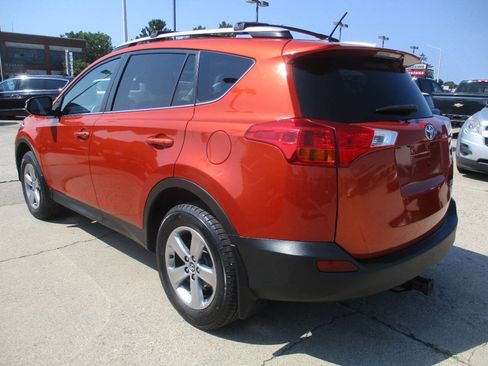Used 2015 Toyota RAV4 XLE AWD/4WD image 4