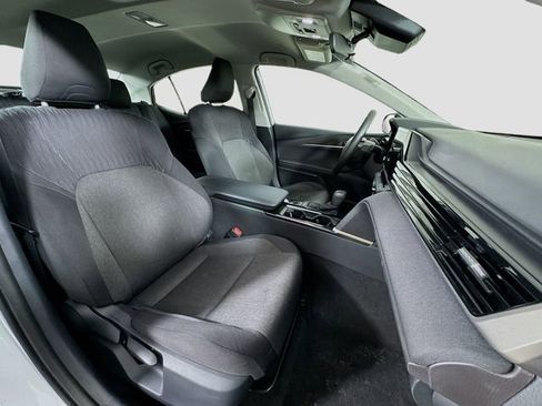 Used 2025 Toyota Camry LE FWD image 29