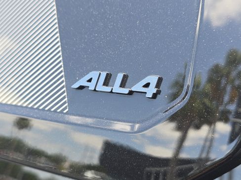 Used 2025 MINI Cooper Countryman S w/ Comfort Package Max image 9