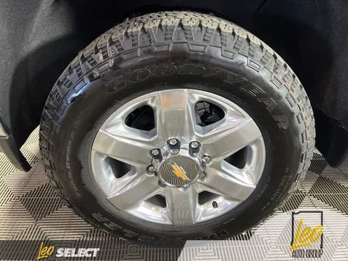 Used 2022 Chevrolet Silverado 2500 LTZ w/ LTZ Premium Package AWD/4WD image 11