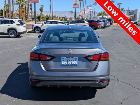 Used 2024 Nissan Altima 2.5 SV image 4