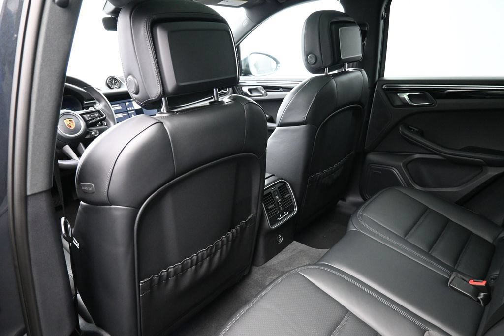 Certified 2026 Porsche Macan AWD/4WD image 8