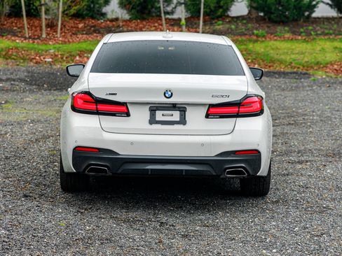 Used 2021 BMW 530i xDrive w/ M Sport Package image 7