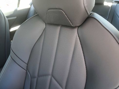 New 2026 BMW 550e xDrive w/ Premium Package image 21