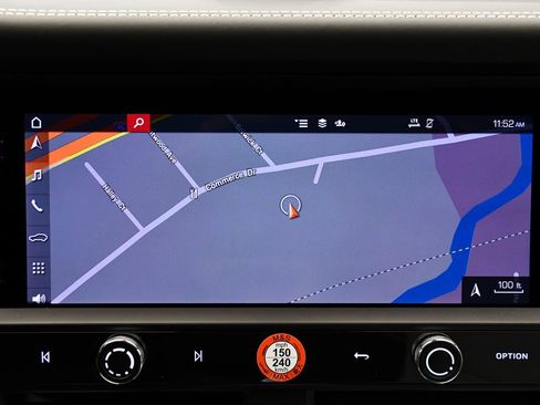 Certified 2025 Porsche Macan image 31