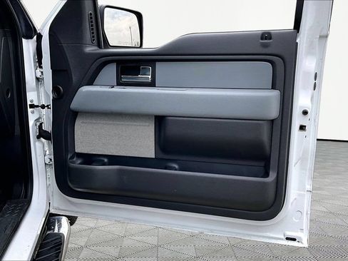 Used 2014 Ford F150 XLT w/ XLT Chrome Package RWD image 25