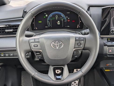 Used 2025 Toyota Camry SE image 20