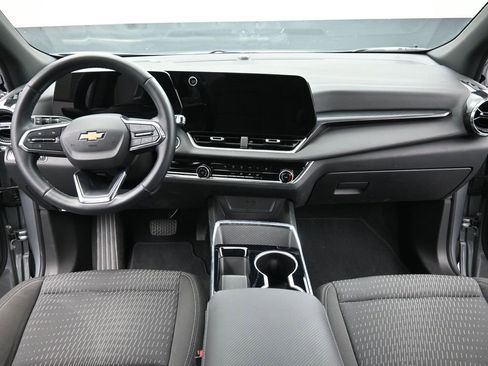 Used 2025 Chevrolet Equinox LT image 12