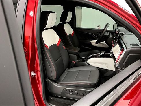 Used 2023 GMC Canyon AT4X image 10