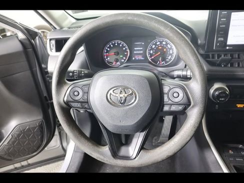 Used 2021 Toyota RAV4 XLE w/ Convenience Package FWD image 18