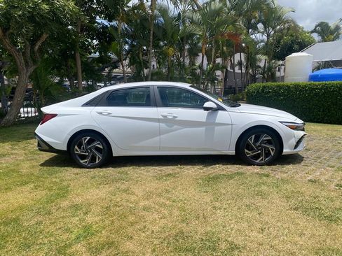 Certified 2024 Hyundai Elantra Limited FWD image 26