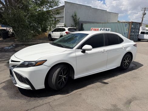 Used 2021 Toyota Camry SE w/ Convenience Package FWD image 32