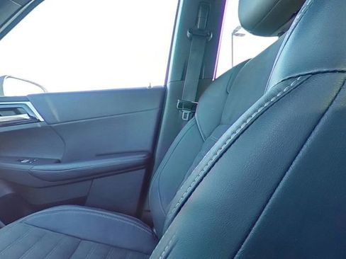 Used 2023 Mitsubishi Outlander SE image 27