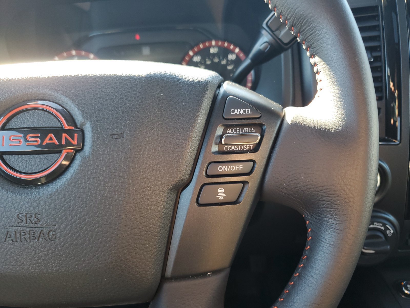 Used 2024 Nissan Titan PRO-4X w/ Pro-4x Convenience Package AWD/4WD image 24