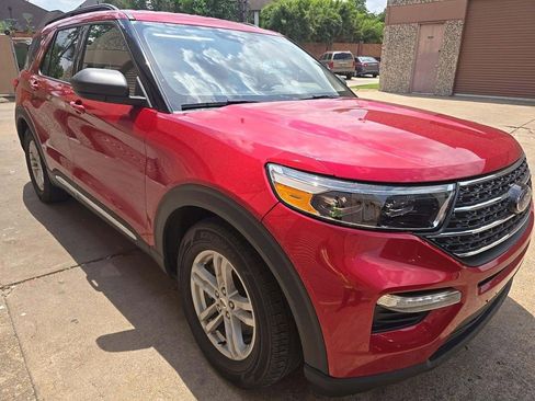 Used 2020 Ford Explorer XLT w/ Equipment Group 202A RWD image 6