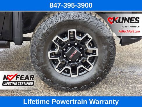 Used 2024 GMC Sierra 2500 AT4X image 9