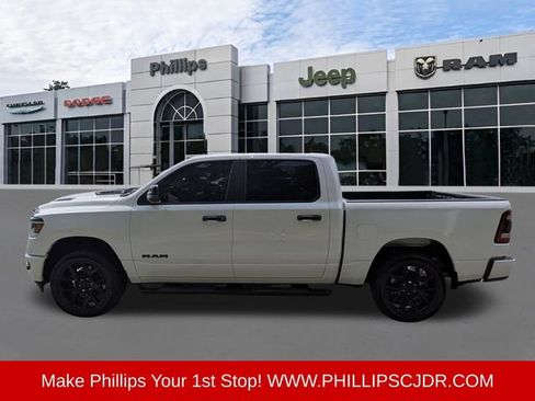 Used 2024 RAM 1500 Laramie AWD/4WD image 6