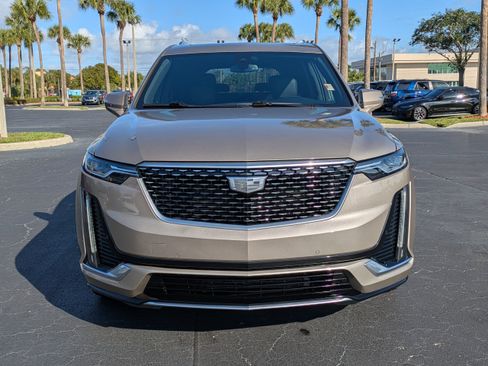 Used 2022 Cadillac XT6 Premium Luxury image 9