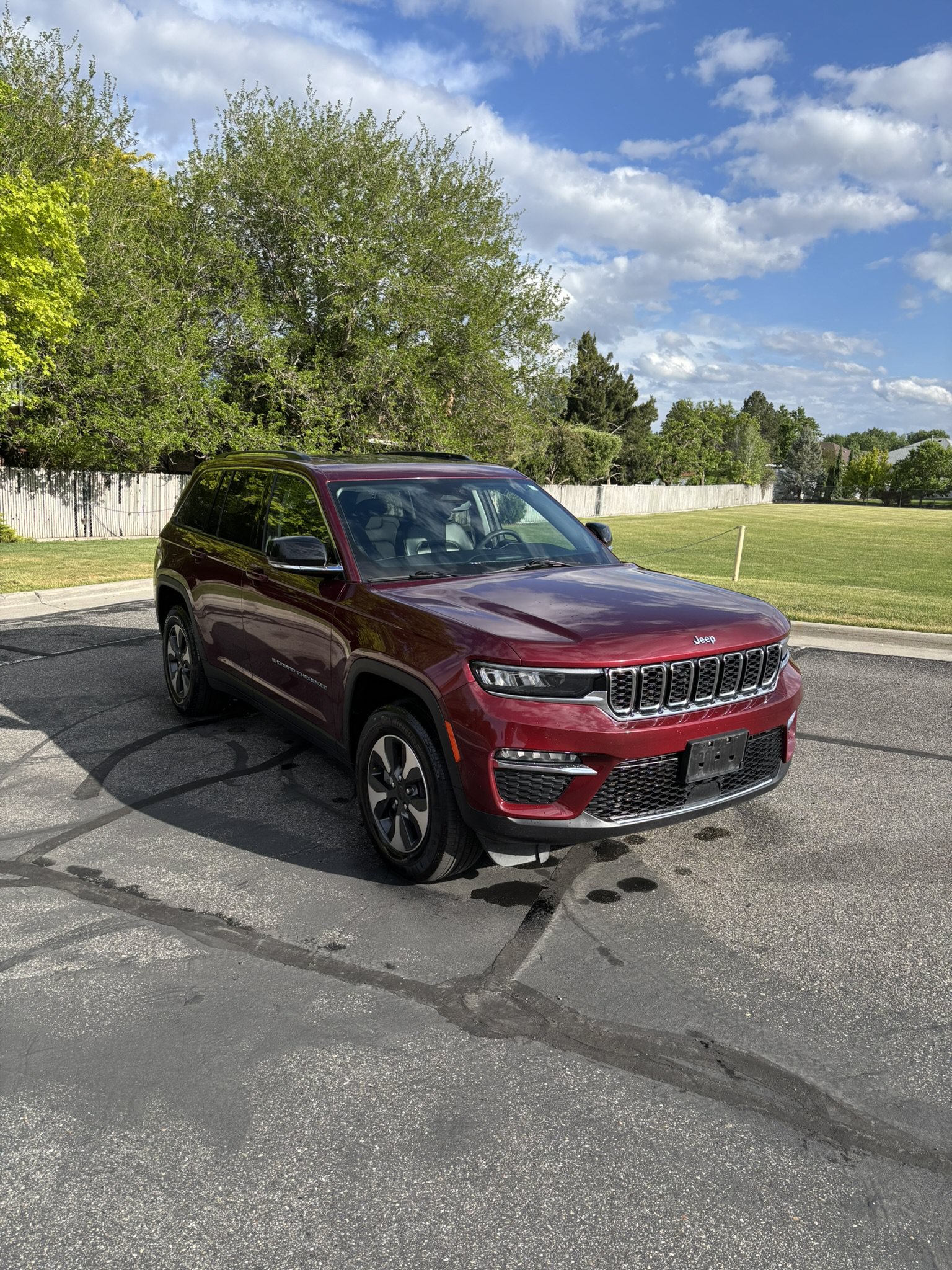 Used 2023 Jeep Grand Cherokee 4WD 4xe image 2