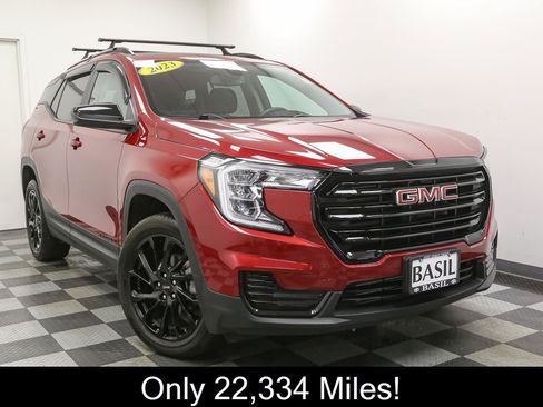 Used 2023 GMC Terrain SLE w/ Driver Convenience Package AWD/4WD image 2