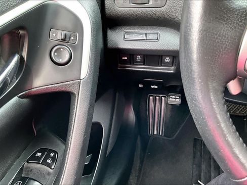 Used 2018 Nissan Altima 3.5 SL FWD image 33