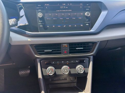 Certified 2022 Volkswagen Taos SE AWD/4WD image 15