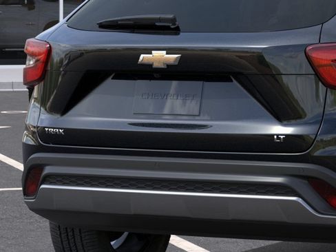 New 2026 Chevrolet Trax LT w/ Driver Confidence Package FWD image 14