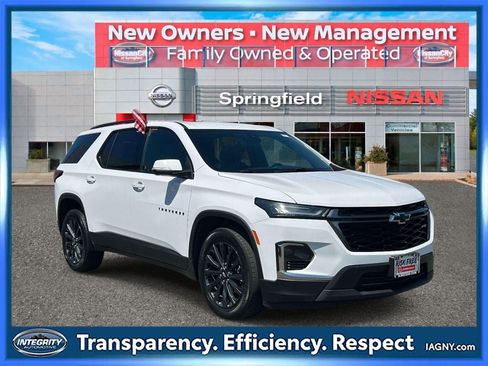 Used 2023 Chevrolet Traverse RS w/ LPO, Floor Liner Package AWD/4WD image 1