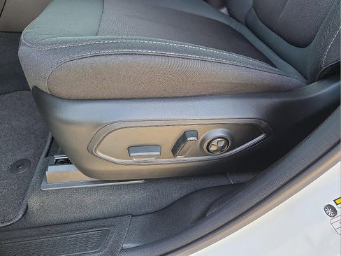 Used 2025 Jeep Grand Cherokee L Laredo image 15