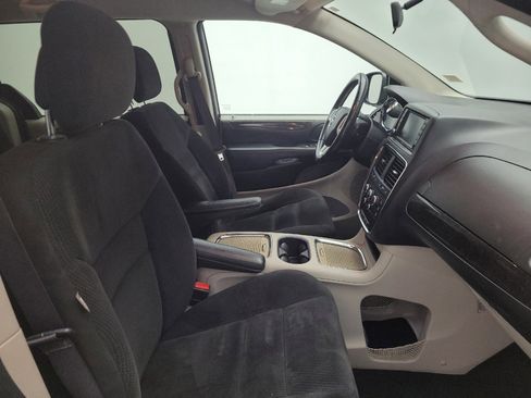 Used 2016 Dodge Grand Caravan SXT w/ Rear Park Assist Package FWD image 21
