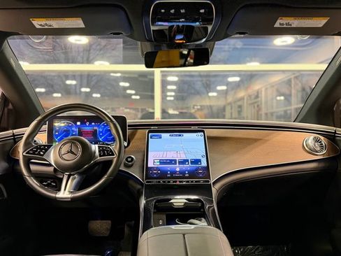 Used 2023 Mercedes-Benz EQE 500 4MATIC Sedan w/ Exclusive Trim Package image 38