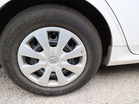 Used 2013 Toyota Corolla L FWD image 11