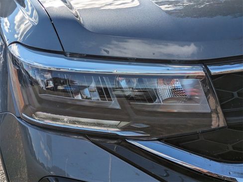 Used 2024 Volkswagen Taos S image 10