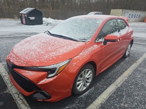 Used 2025 Toyota Corolla SE image 3