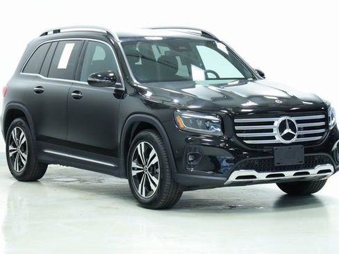 Used 2024 Mercedes-Benz GLB 250 4MATIC image 3