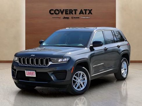 Used 2025 Jeep Grand Cherokee Laredo X image 1