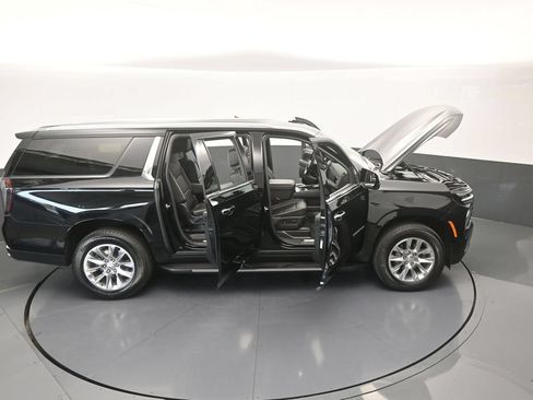 Used 2026 Chevrolet Suburban Premier AWD/4WD image 78