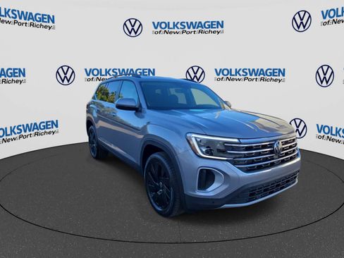 Used 2026 Volkswagen Atlas SE AWD/4WD image 2