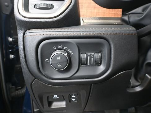 Used 2022 RAM 1500 Limited AWD/4WD image 35